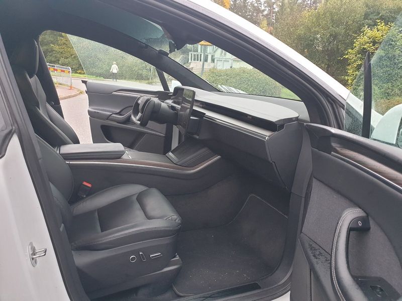 Tesla Model X bild 9