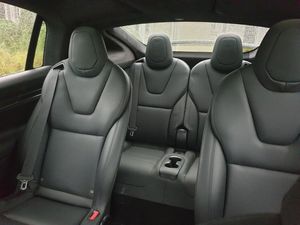 Tesla Model X bild 32