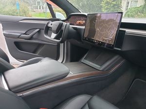 Tesla Model X bild 11
