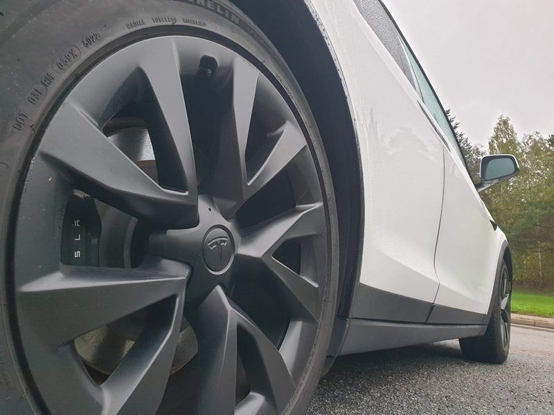 Tesla Model X bild 33
