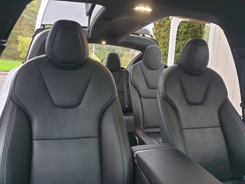 Tesla Model X bild 6