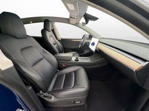Tesla Model Y bild 25