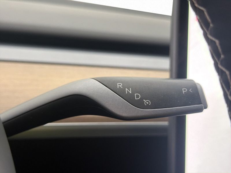 Tesla Model Y bild 16