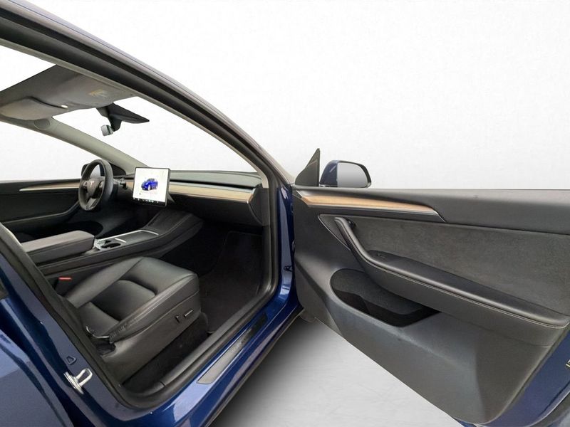 Tesla Model Y bild 26