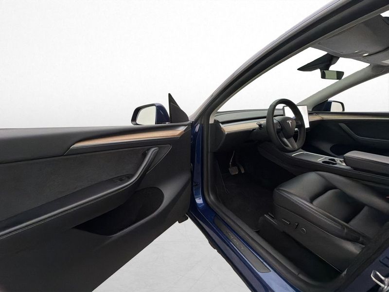 Tesla Model Y bild 10