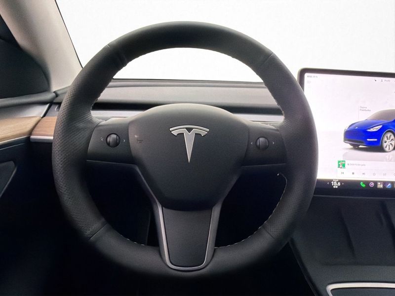 Tesla Model Y bild 13