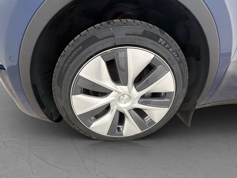 Tesla Model Y bild 30