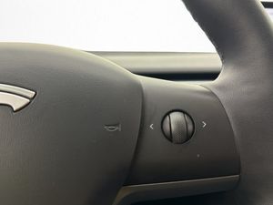 Tesla Model Y bild 16