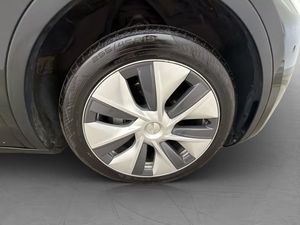Tesla Model Y bild 35