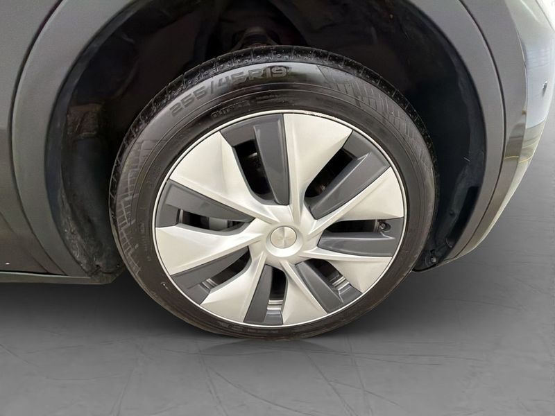 Tesla Model Y bild 35