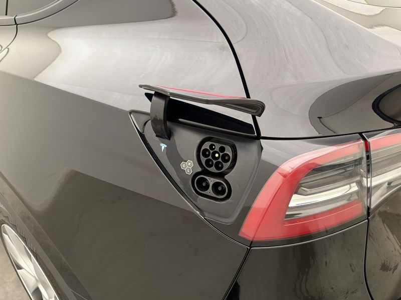 Tesla Model Y bild 31