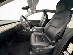 Tesla Model Y bild 12