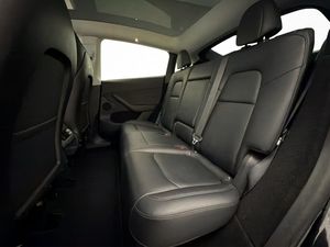 Tesla Model Y bild 28