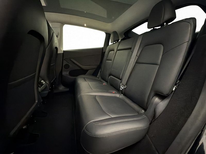 Tesla Model Y bild 28