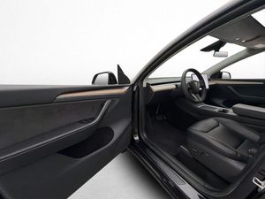 Tesla Model Y bild 11