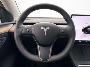 Tesla Model Y bild 14