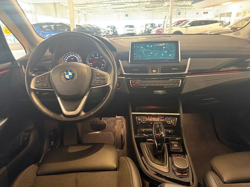 BMW 220 bild 13