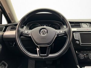 Volkswagen Passat bild 13