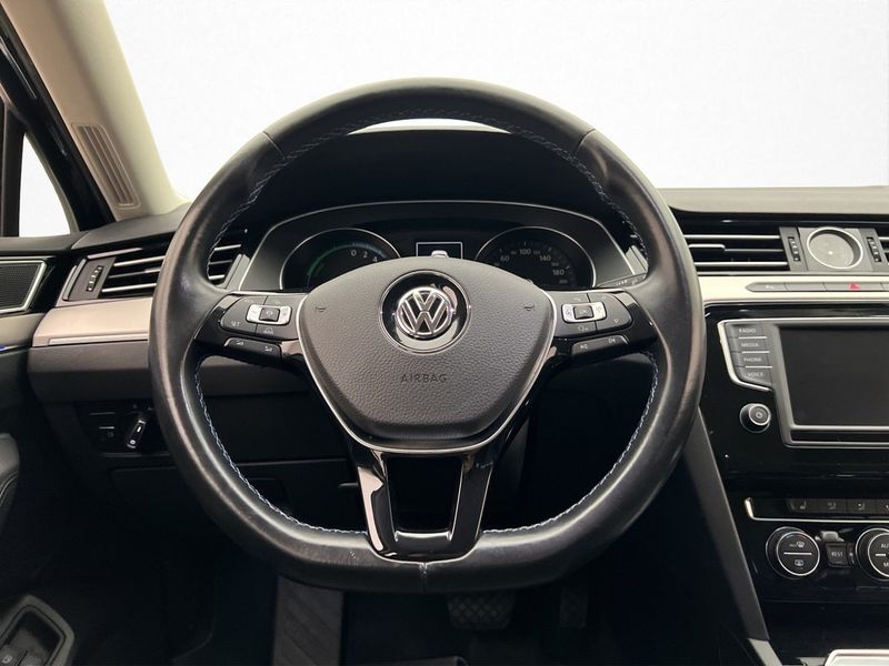 Volkswagen Passat bild 13