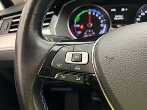Volkswagen Passat bild 15