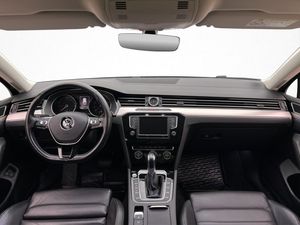 Volkswagen Passat bild 12