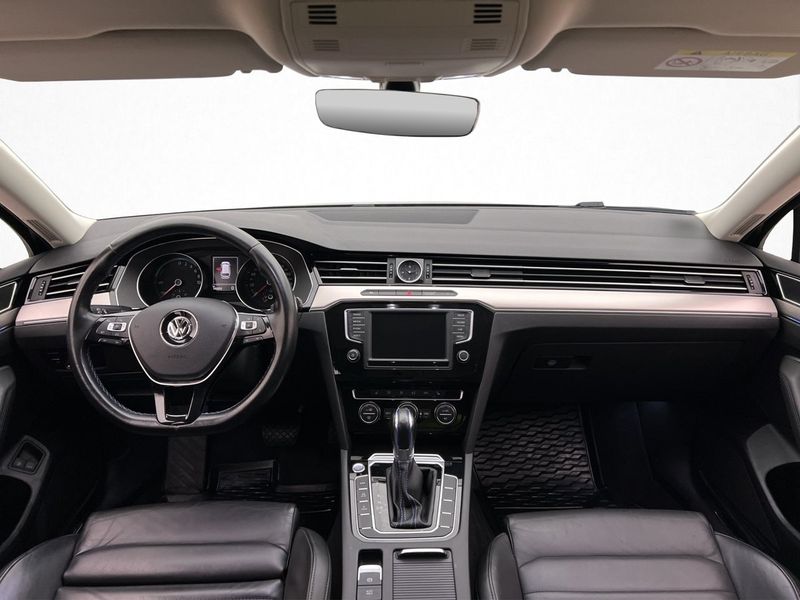 Volkswagen Passat bild 12