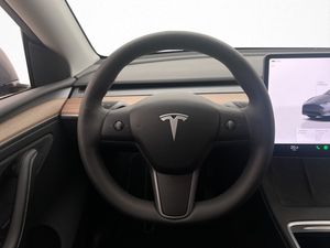 Tesla Model Y bild 16
