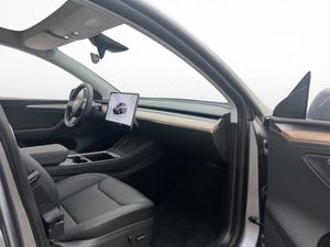 Tesla Model Y bild 28