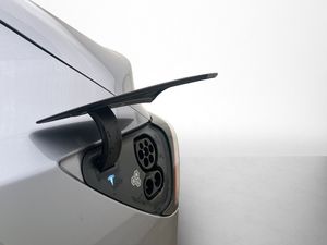 Tesla Model Y bild 32