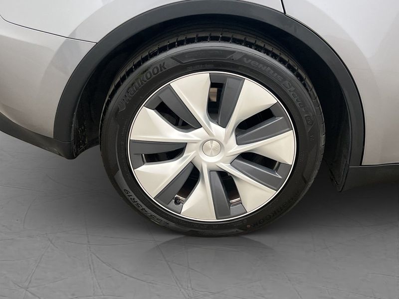 Tesla Model Y bild 35