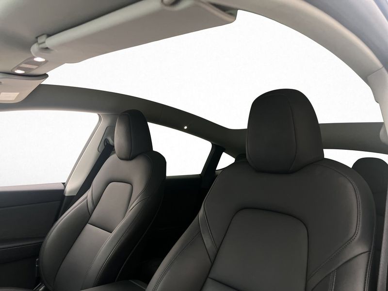 Tesla Model Y bild 14