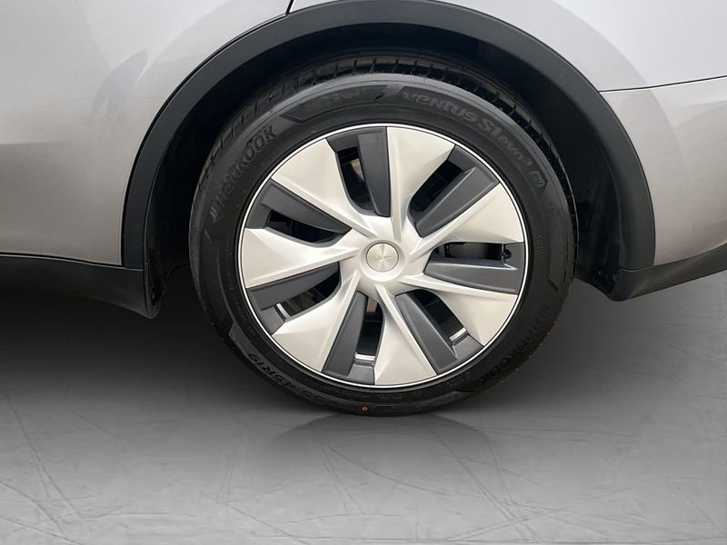 Tesla Model Y bild 34