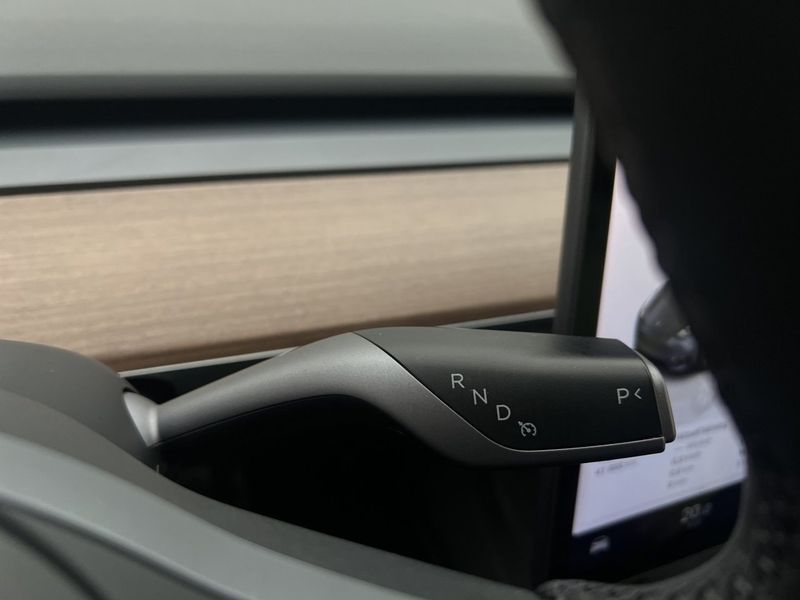 Tesla Model Y bild 19