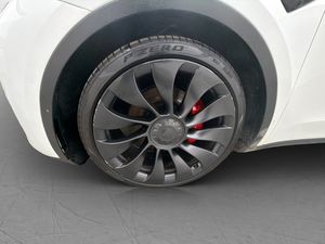 Tesla Model Y bild 33