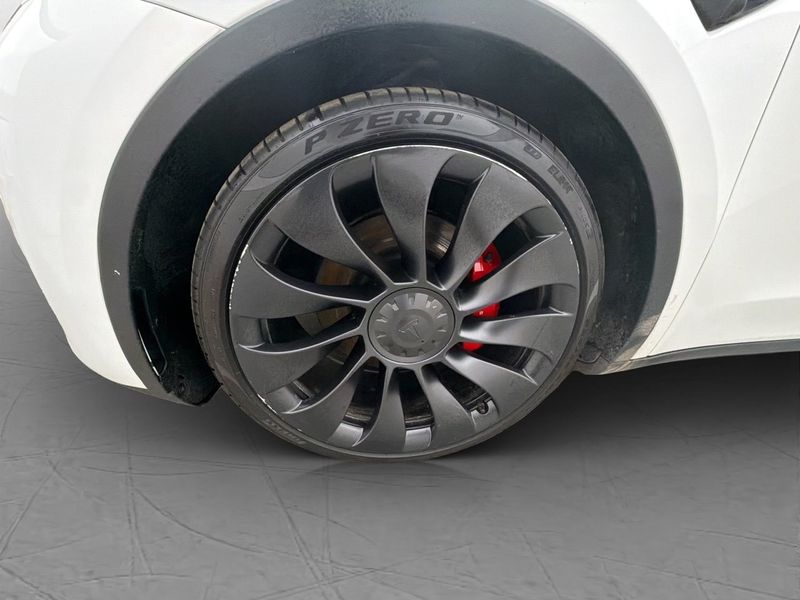 Tesla Model Y bild 33