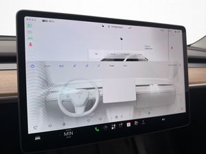 Tesla Model Y bild 26