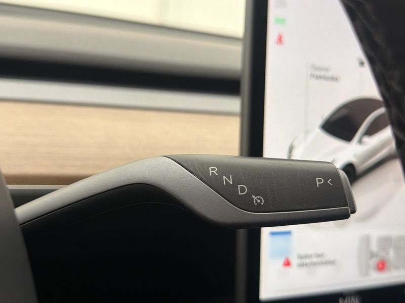 Tesla Model Y bild 22