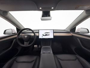 Tesla Model Y bild 14