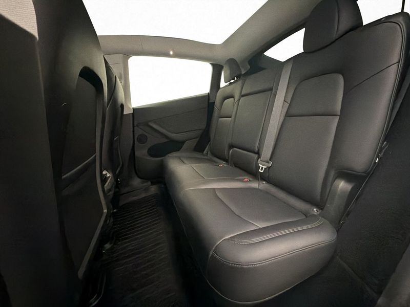 Tesla Model Y bild 18