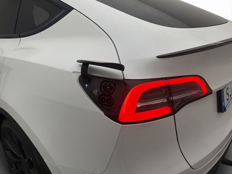 Tesla Model Y bild 30