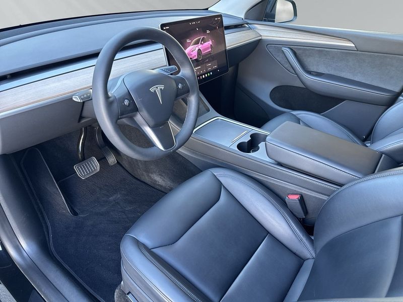Tesla Model Y bild 11