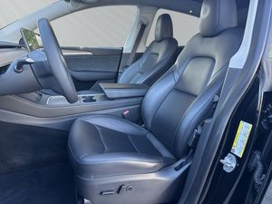 Tesla Model Y bild 10
