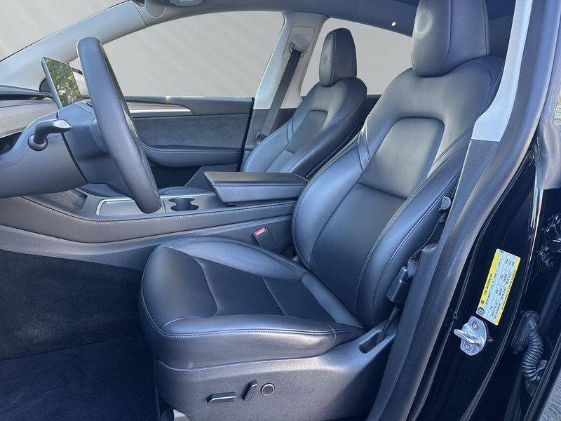Tesla Model Y bild 10