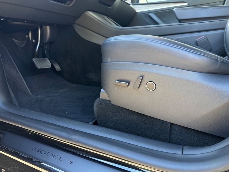 Tesla Model Y bild 17