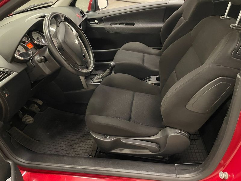 Peugeot 207 bild 2