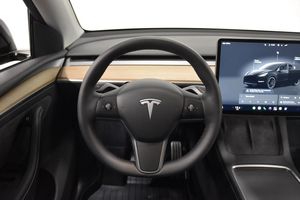 Tesla Model Y bild 2
