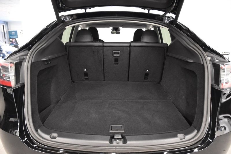Tesla Model Y bild 23