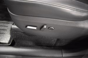 Tesla Model Y bild 16
