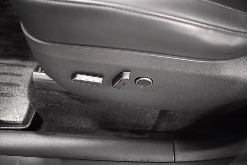 Tesla Model Y bild 16
