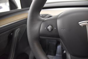 Tesla Model Y bild 10
